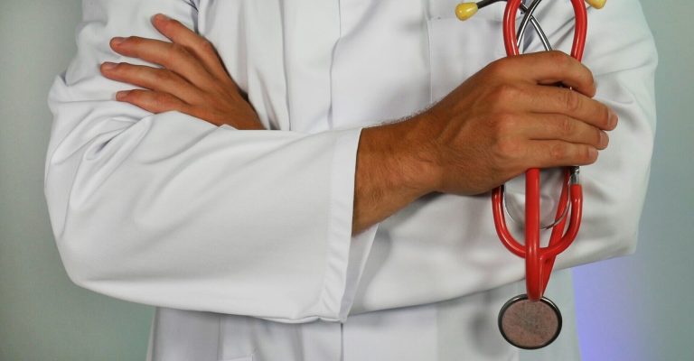 doktor-online-marketing-hIgeoQjS_iE-unsplash.jpg