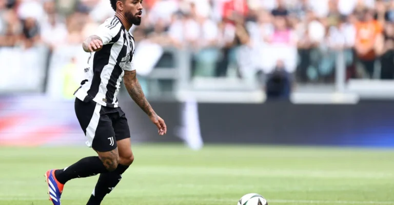 douglas-luiz-juventus-action-friendly-depositphotos_738355454_xl.webp