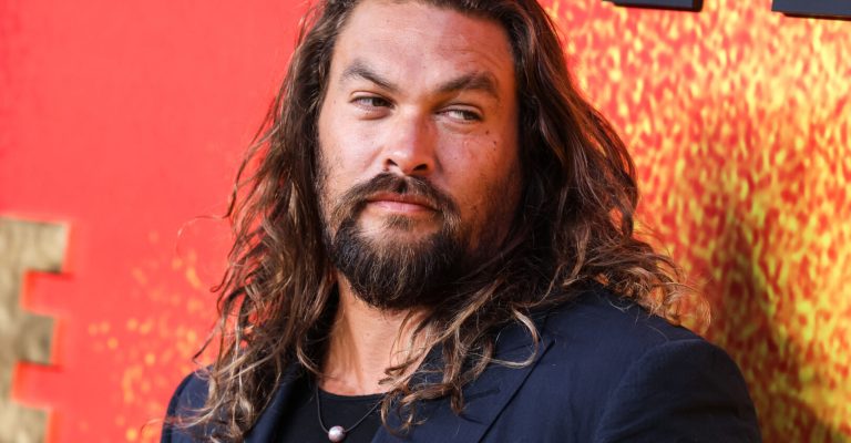 dzejson-momoa-Depositphotos_603767206_L.jpg