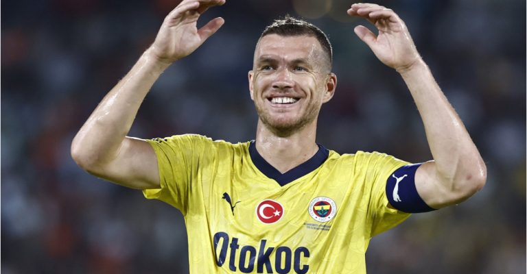 edin-dzeko-fenerbahce-1695635497-117608.jpg