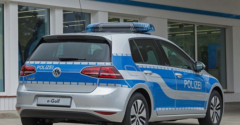 electric-volkswagen-golf-becomes-german-police-car_3.jpg