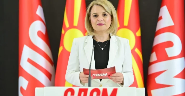 elena-radeska.webp