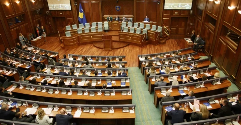 epa-kosovo-parlament-10310452.webp