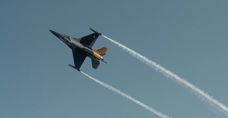 f-16-borben-avion-turcija-tolga-ahmetler-Pr4TQIyQ1dc-unsplash.jpg