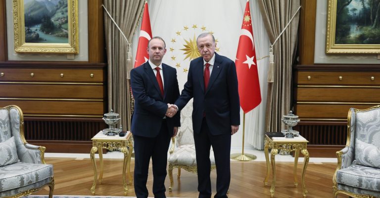 gashi-erdogan3-1.jpg