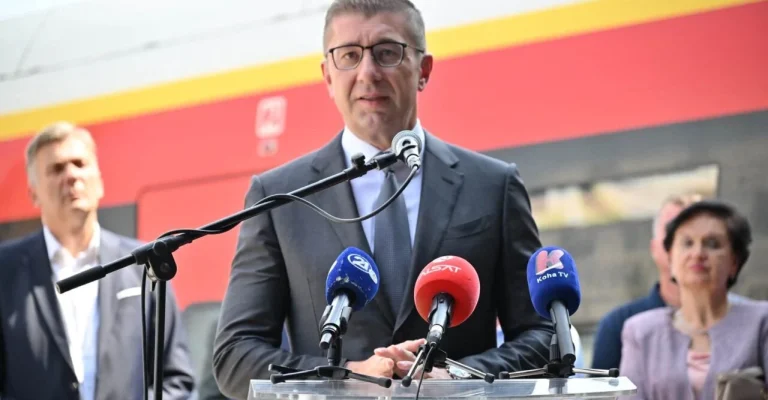 gradski-voz-hristijan-mickoski.webp
