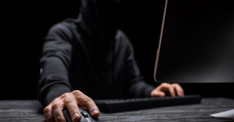 haker-napad-internet-sajber-nasilstvo-ucena-Depositphotos_342543262_L.jpg