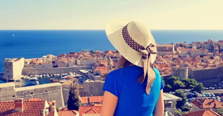 hrvatska-turizam-dubrovnik-more-depositphotos_83195838_l.webp