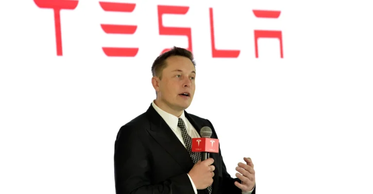 ilon-mask-tesla-depositphotos_241037874_xl.webp
