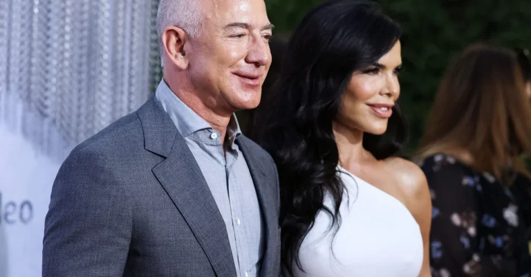 jeff-bezos-loren-sancezdepositphotos_600667306_xl.webp