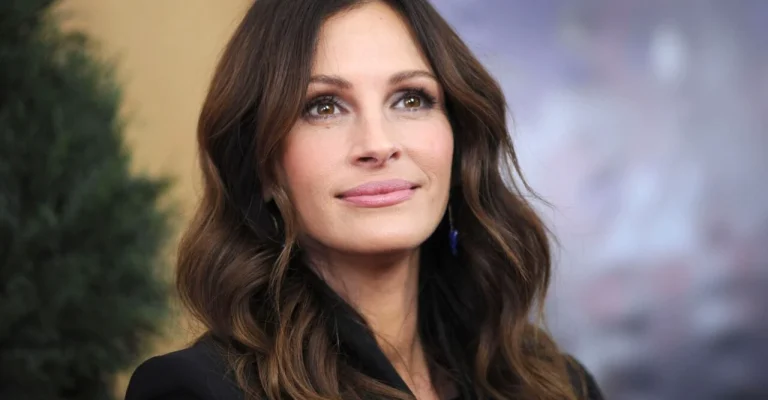julia-roberts-arrivals-eat-pray-depositphotos_268157180_xl.webp