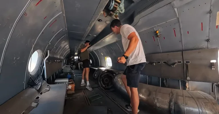 jutuberi-vo-avion-screenshot-2026-10-05-194419.webp