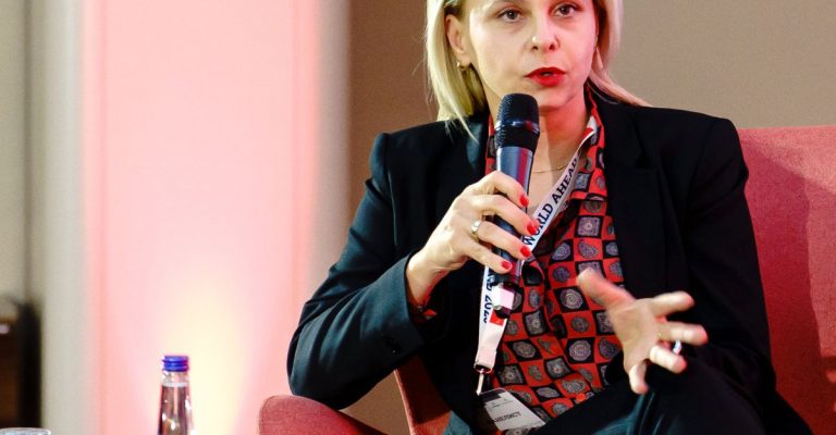 katerina bosevska EOS