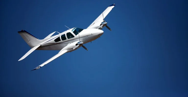 mal-avion-depositphotos_3972153_l.webp