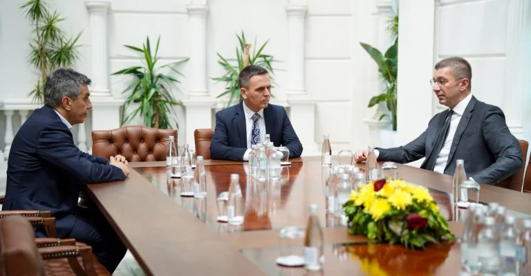 mickoski-kasami-i-medziti.webp