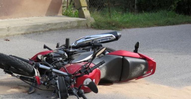 nesreca-moped.jpg