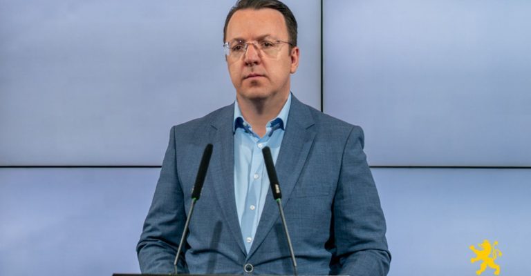 nikoloski_234243243242