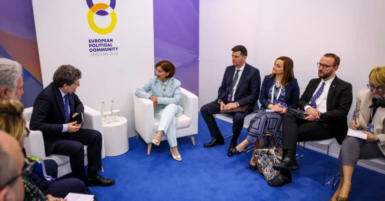 nikushor-dan-siljanovska-davkova-3.webp