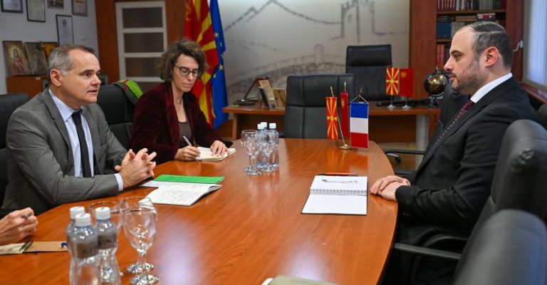 orce-i-francuski-ambasador-foto-soopshtenie-grad-skopje.jpg
