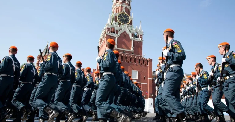 parada-moskvadepositphotos_9315251_xl.webp