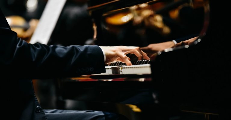 piano-klavir-pijanist-Depositphotos_289523650_L.jpg