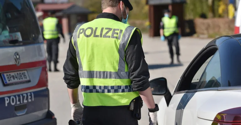 policija-avstrija-depositphotos_376400518_l.webp