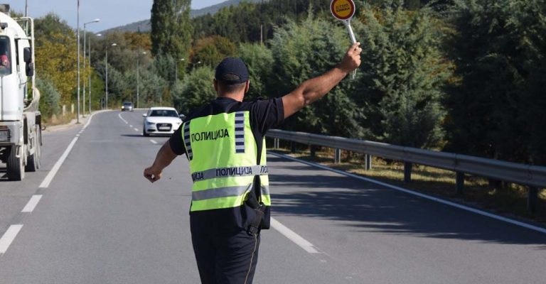 policija-stop-soobrakjaec-kontrola-prenasochuvanje-1000x600-1.jpg