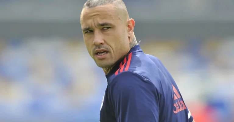 radja-nainggolan-player-cagliari-match-depositphotos_469072184_xl.webp