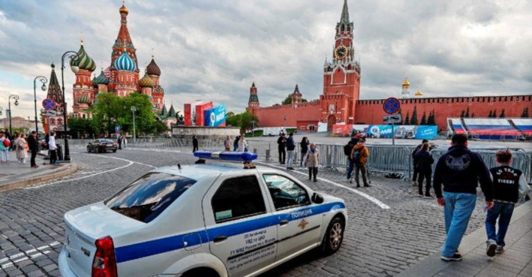 rusija-moskva-policija.jpg