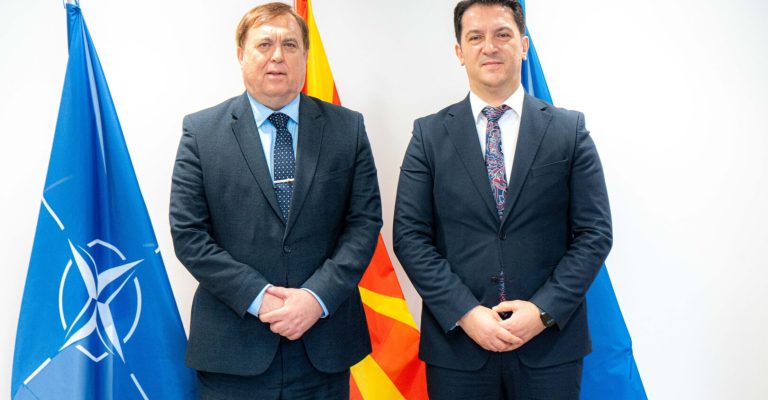 sali-ambasador-na-cheshka.jpg