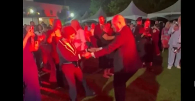 siljanovska-na-proslava-na-4-julu-ambadasa-sad.webp