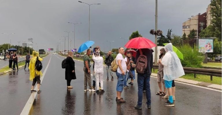 srbija_protest_345353453