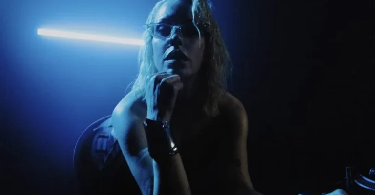 tamara-todevska-dova.webp