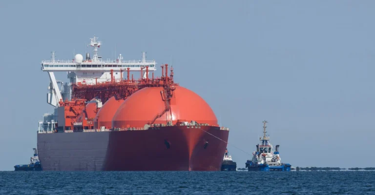 tanker-gas-depositphotos_741678988_l.webp