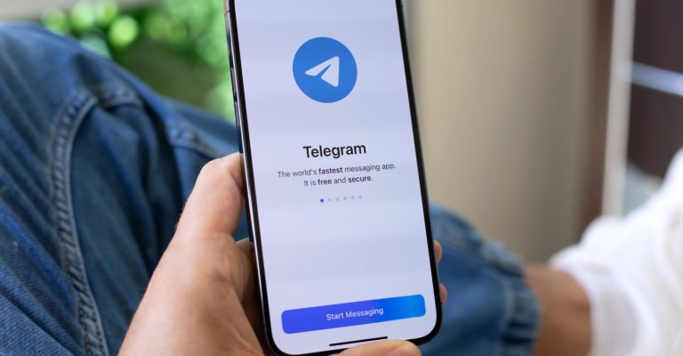 telegram-Depositphotos_753600286_XL.jpg