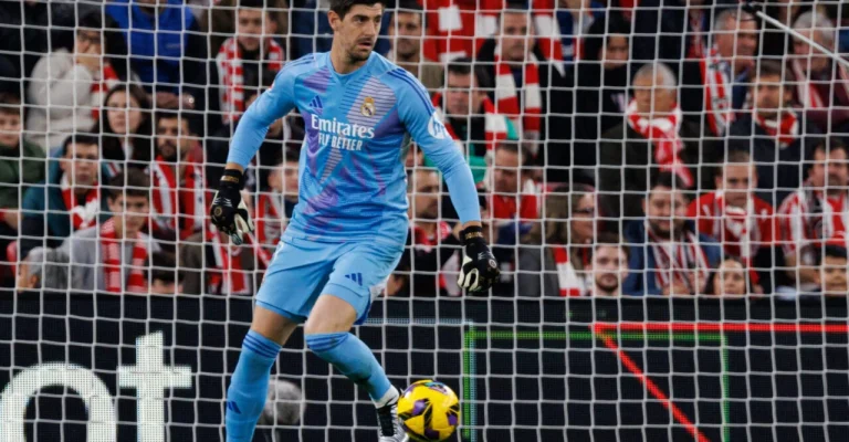 thibaut-courtois-seen-laliga-sports-depositphotos_769943814_xl.webp