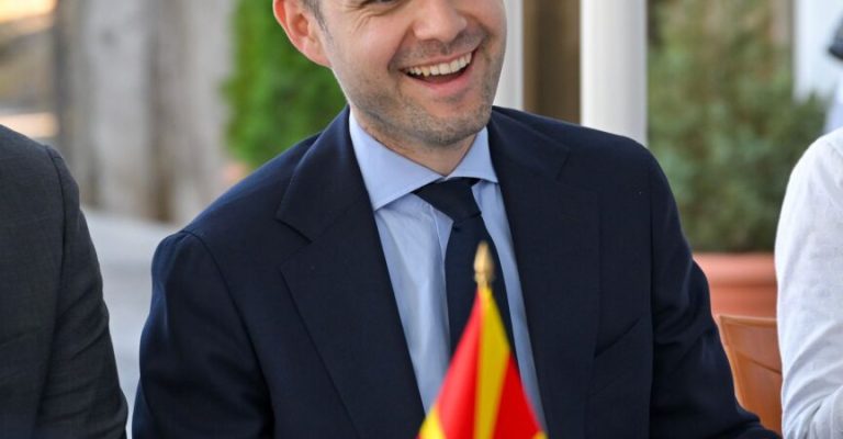 timco-igli-hasani-4.jpg