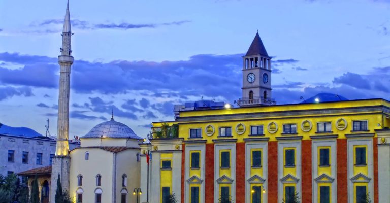 tirana-Depositphotos_19023311_XL.jpg