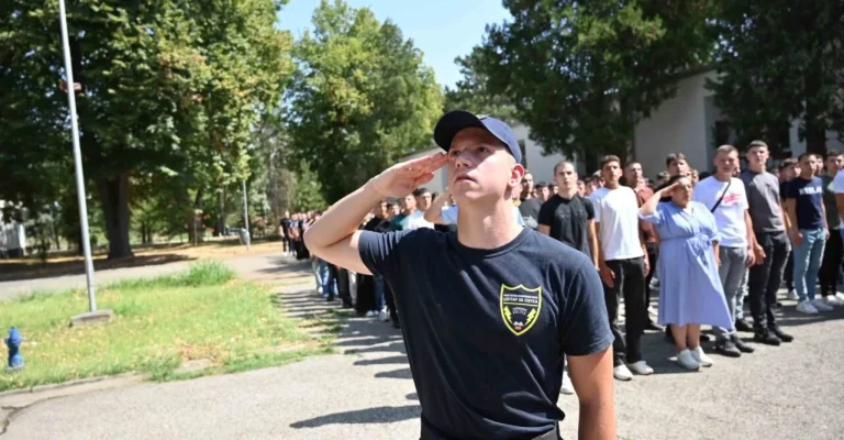 toskovski-sredno-policisko-1.webp