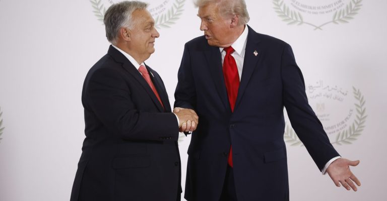 tramp-i-orban-EPA.jpg