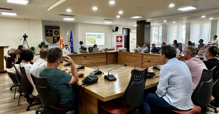 upravuvanje-so-zemjodelska-plastika-foto_1.webp
