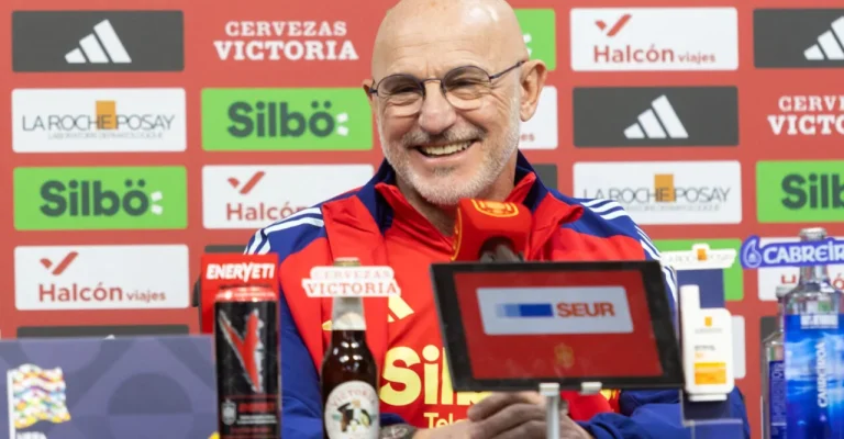 valencia-spain-march-2025-coach-depositphotos_798875316_xl.webp