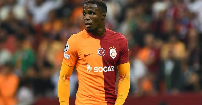 wilfried-zaha-galatasaray-2023-24-1695731306-117743.jpg