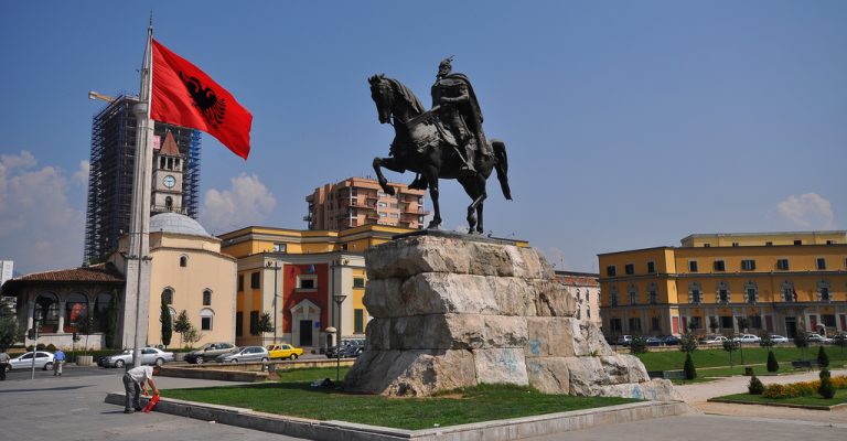 Албанија-ќе-го-забрза-пристапот-во-ЕУ-користејќи-ChatGPT-„Ја.jpg