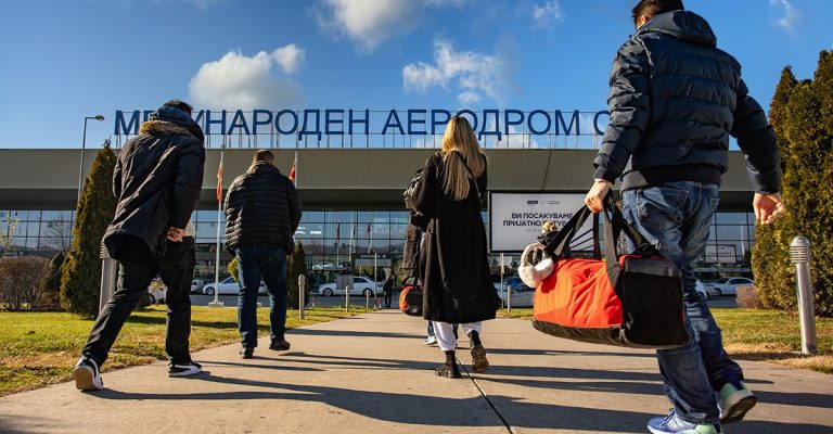 Апсење-на-скопскиот-аеродром-Во-Македонија-стигнал-патник-кој-во.jpg