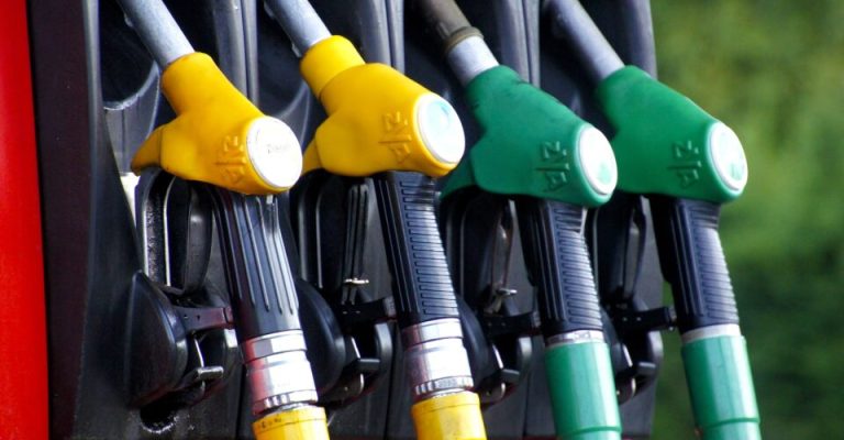 Бензинот-поевтинува-дизелот-поскапува-нови-цени-на-горивата.jpg