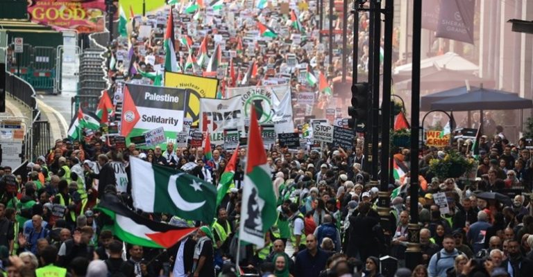 Видео-100000-луѓе-протестираат-во-Лондон-„Слобода-за-Палестина.jpg