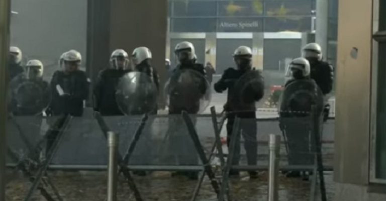 Видео-Брисел-Блокирани-улици-и-пожар-на-плоштадот-поради-протестите.jpg