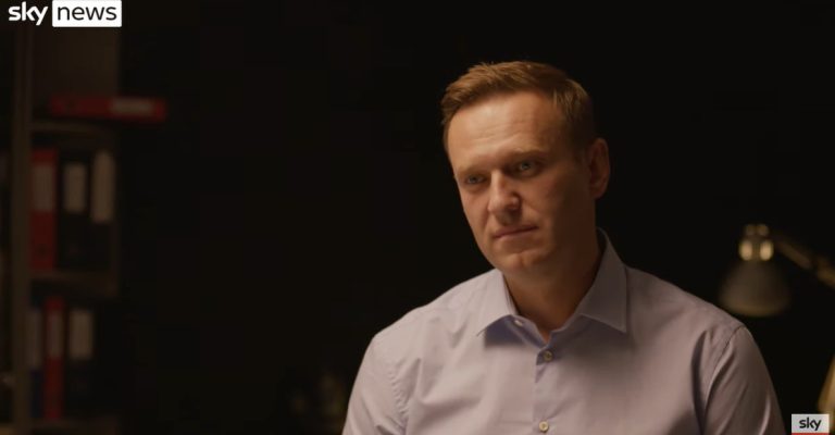Видео-Во-досега-невидено-интервју-Навални-остро-ги-обвини-Британците.jpg