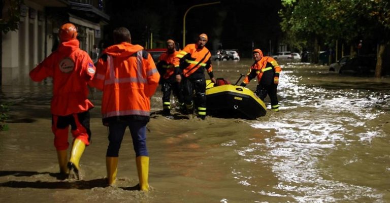 Видео-Невреме-во-Италија-три-лица-загинаа-во-поплавите-кои.jpg